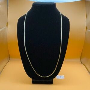 EUC vintage square braided necklace in gold.